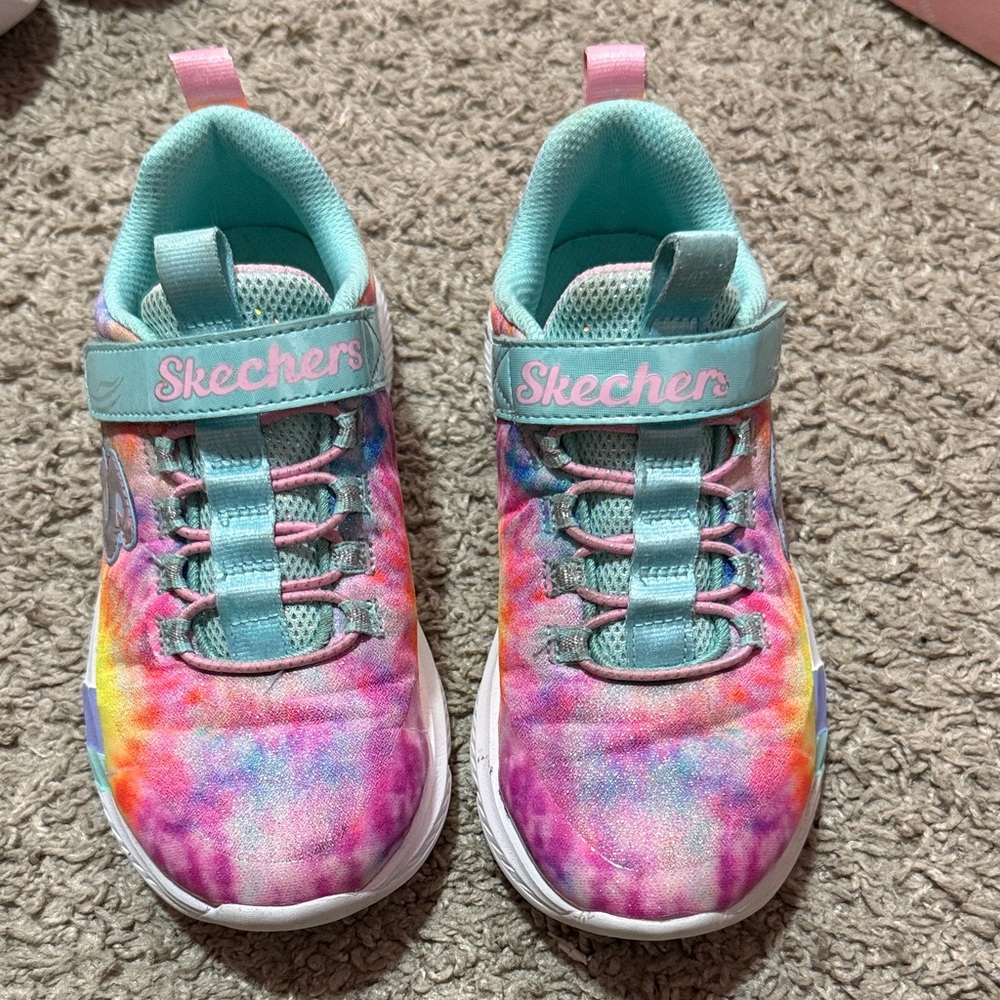 Skechers girl shoes